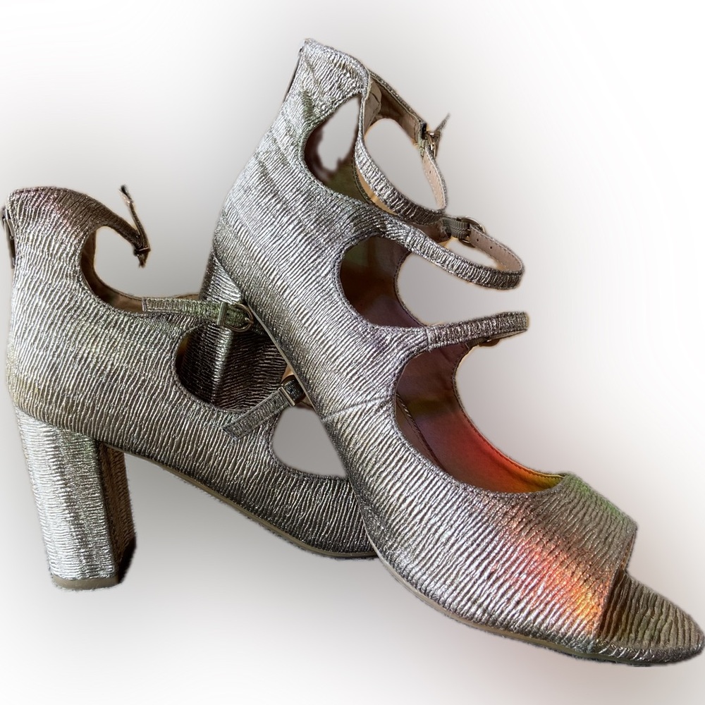 10WIDE, Report, 3 1/2” block heel shoe, champagne gold, zip or adjustable buckle